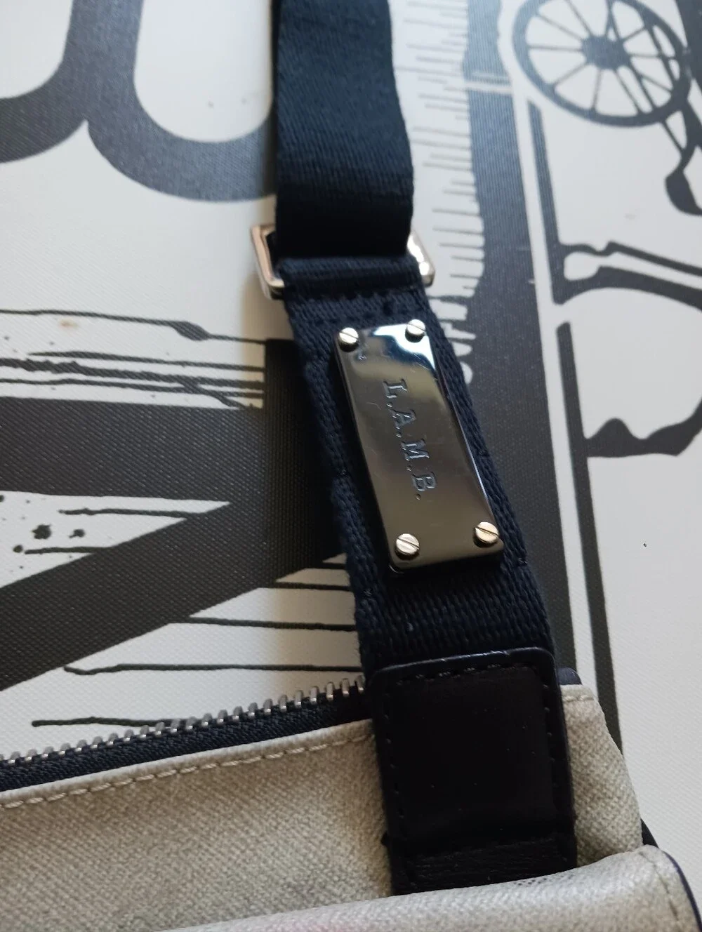 L.A.M.B. messenger style
